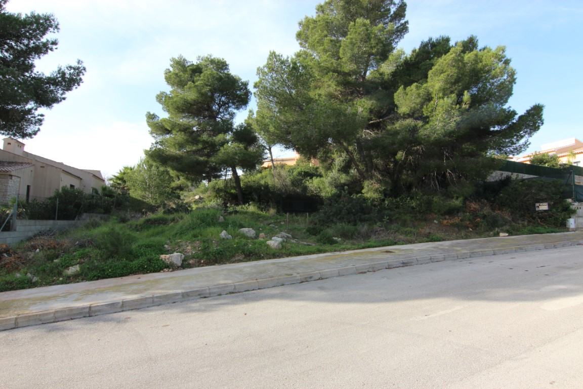 Building plot for sale in Javea at a quiet residential area close to the beach of