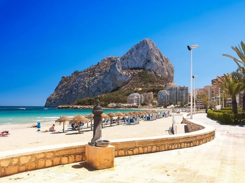 For Sale. Apartment / flat in Calpe
