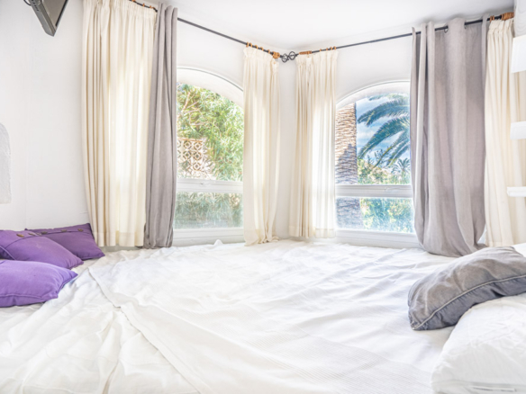 4223CAL Renovated villa with sea views and good rental potential for sale close to the center of Calpe