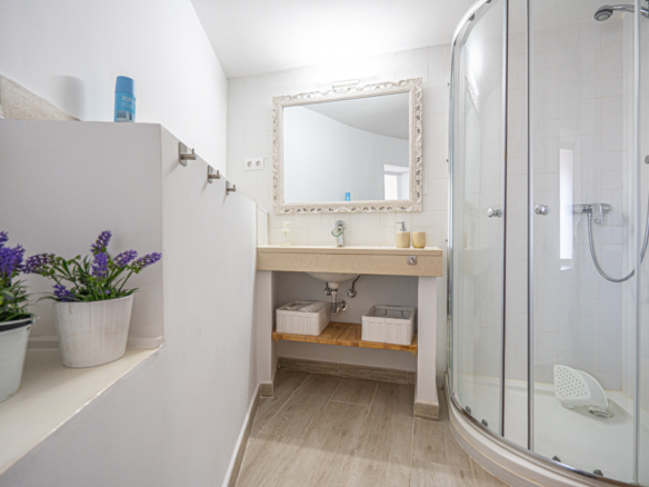4223CAL Renovated villa with sea views and good rental potential for sale close to the center of Calpe