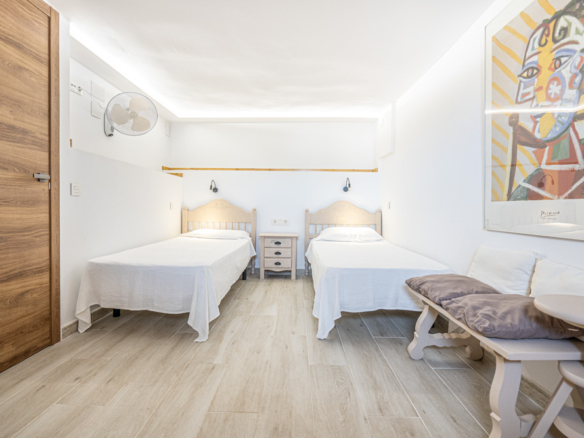 4223CAL Renovated villa with sea views and good rental potential for sale close to the center of Calpe