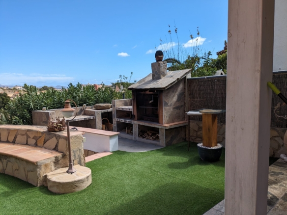 4223CAL Renovated villa with sea views and good rental potential for sale close to the center of Calpe