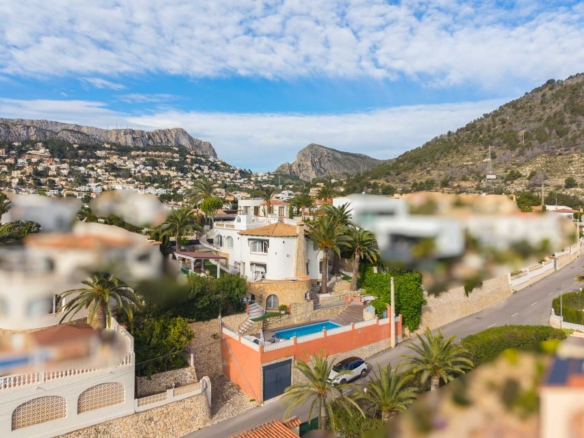 4223CAL Renovated villa with sea views and good rental potential for sale close to the center of Calpe