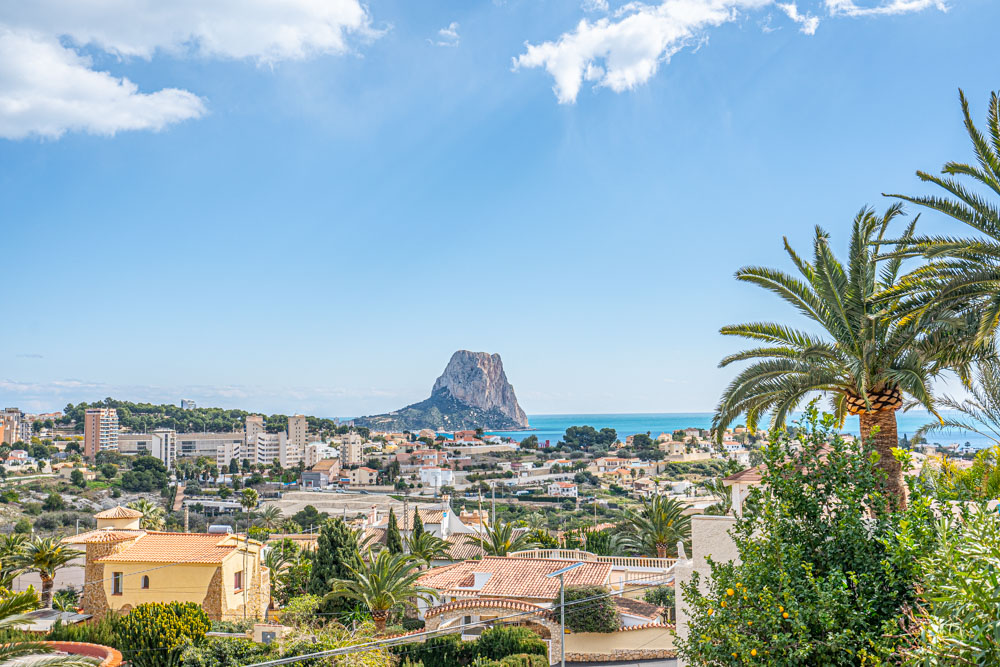 4223CAL - 4223CAL Villa rénovée avec vue sur la mer et bon potentiel locatif à vendre à proximité du centre de Calpe