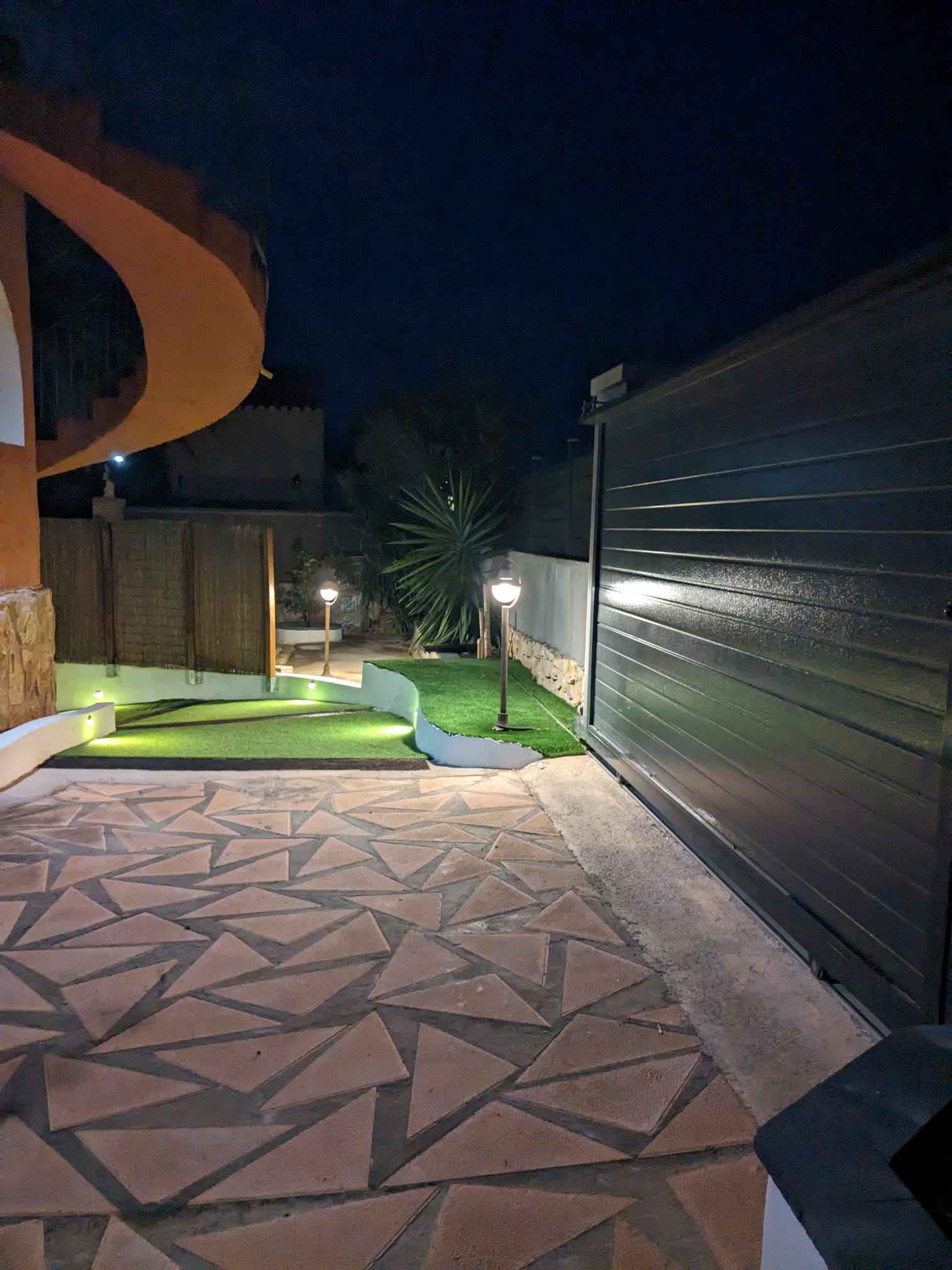 4223CAL - 4223CAL Villa rénovée avec vue sur la mer et bon potentiel locatif à vendre à proximité du centre de Calpe