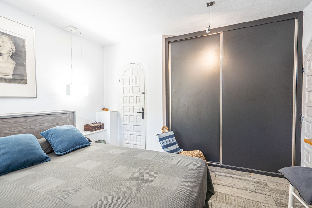 4223CAL - 4223CAL Villa rénovée avec vue sur la mer et bon potentiel locatif à vendre à proximité du centre de Calpe