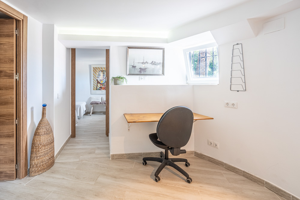 4223CAL - 4223CAL Villa rénovée avec vue sur la mer et bon potentiel locatif à vendre à proximité du centre de Calpe