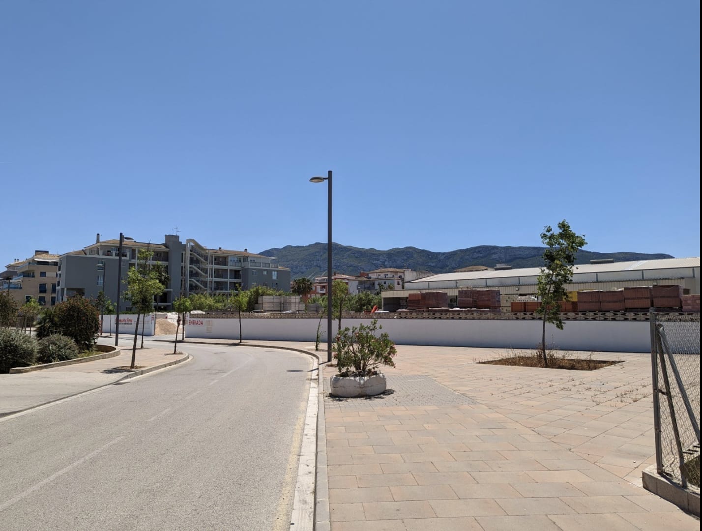 8003DEN - Commercieel perceel te koop in Denia