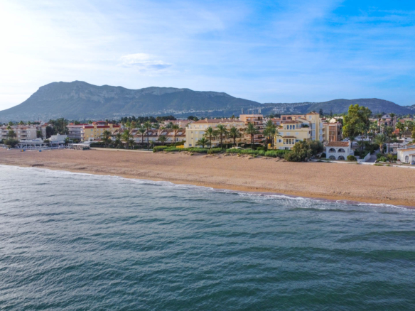 4426DEN Apartment with direct access to the beach for sale in Denia