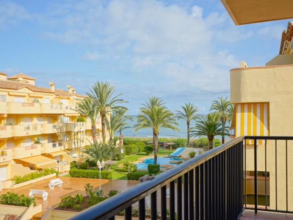 4426DEN Apartment with direct access to the beach for sale in Denia