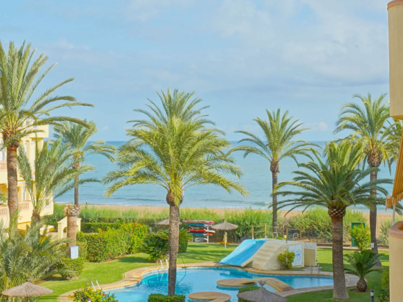 4426DEN Apartment with direct access to the beach for sale in Denia