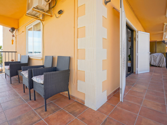 4426DEN Apartment with direct access to the beach for sale in Denia