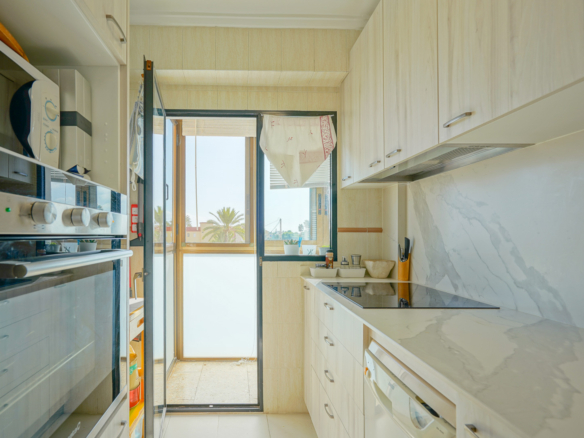 4426DEN Apartment with direct access to the beach for sale in Denia