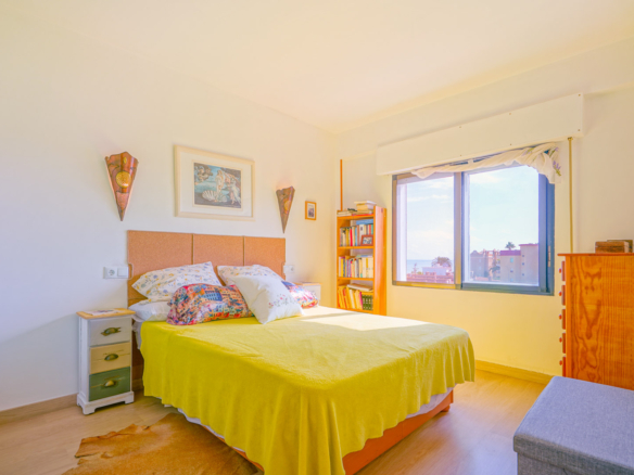 4426DEN Apartment with direct access to the beach for sale in Denia