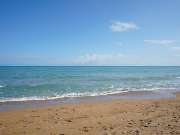 4426DEN Apartment with direct access to the beach for sale in Denia