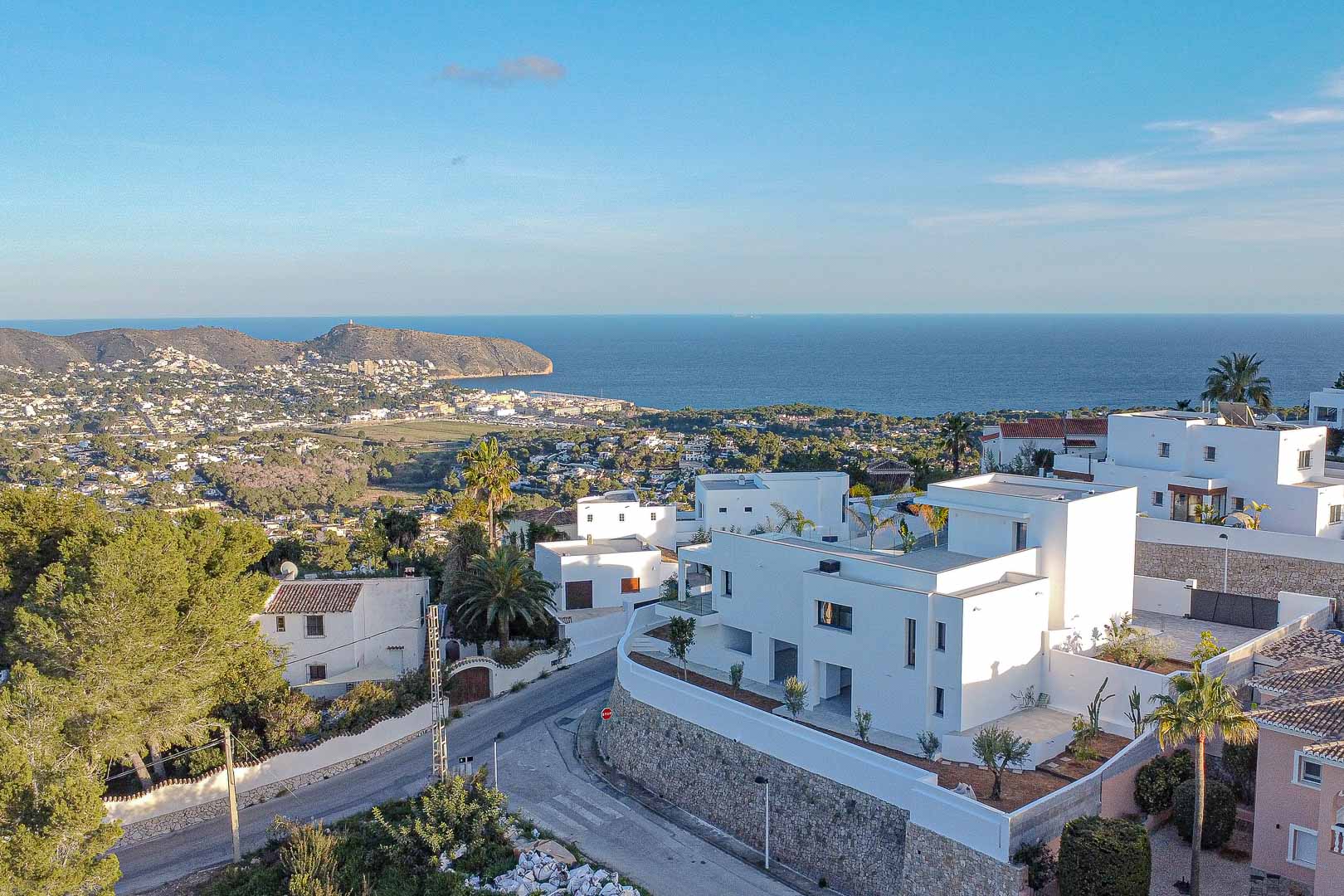 8248MOR - 8248MOR Villa moderna de obra nueva con vistas panorámicas al mar y gran terraza, a la venta en Moraira.