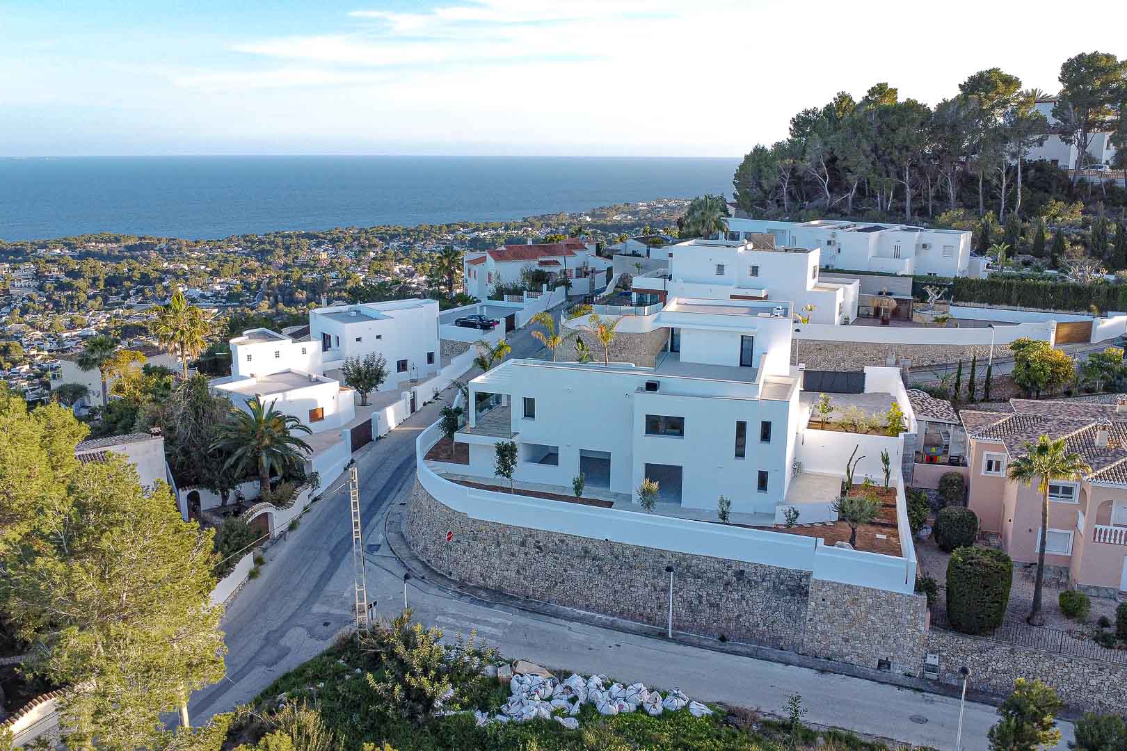 8248MOR - 8248MOR Villa moderna de obra nueva con vistas panorámicas al mar y gran terraza, a la venta en Moraira.