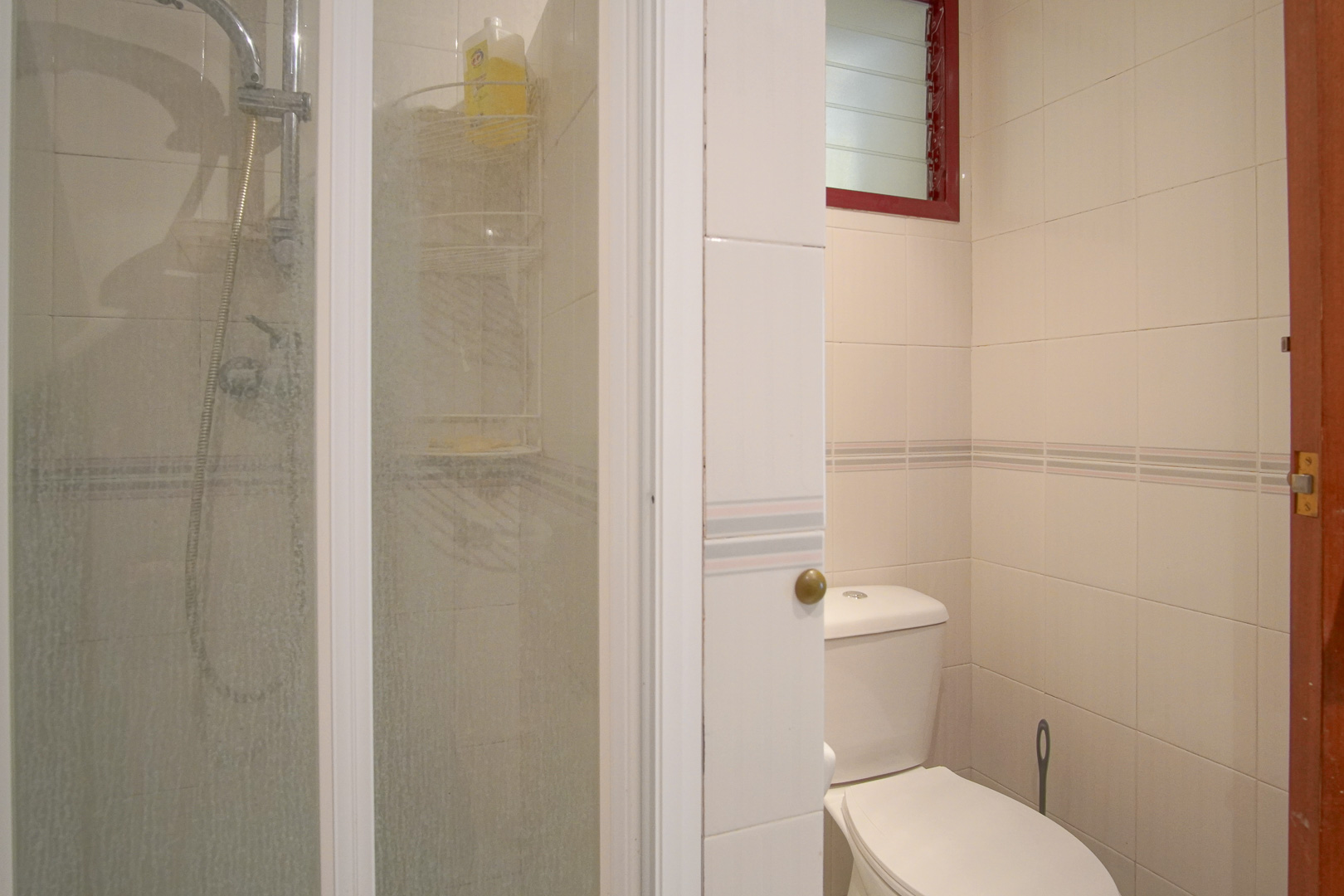 8256ALT Mediterrane Villa mit Teilblick auf das Meer und die Berge zum Verkauf in Altea.