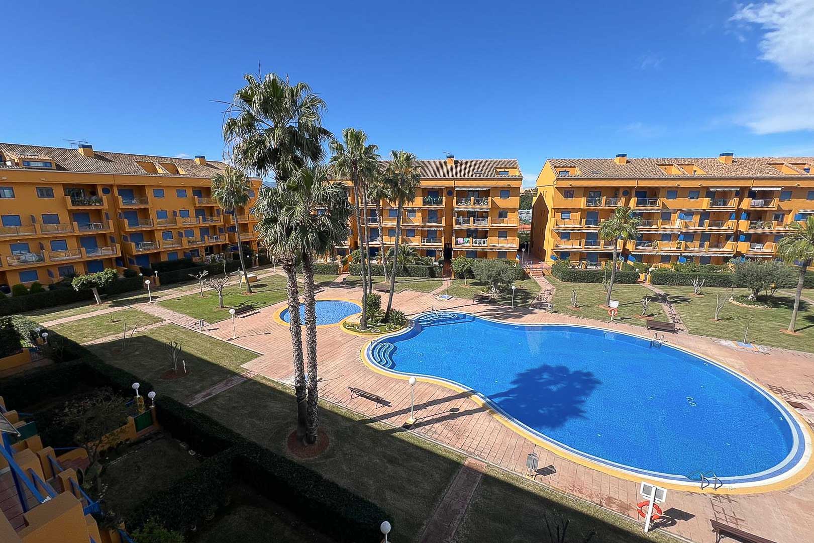 8269DEN - 8269DEN Duplex penthouse avec terrasse et vue partielle sur la mer à vendre à Las Marina, Denia.
