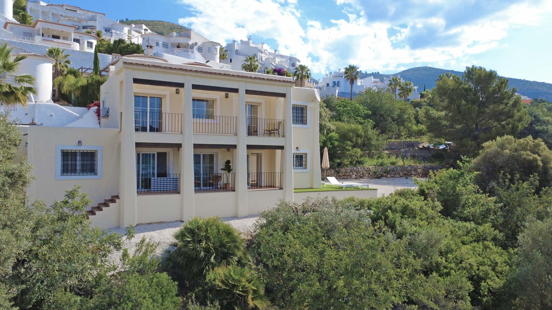 C4XY4536JAL Villa reformada en venta con vistas panorámicas al valle en Valle del Paraíso