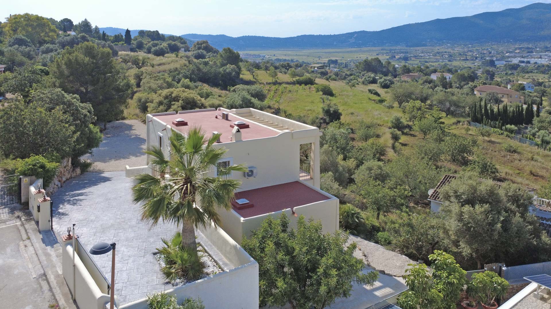 C4XY4536JAL Villa reformada en venta con vistas panorámicas al valle en Valle del Paraíso