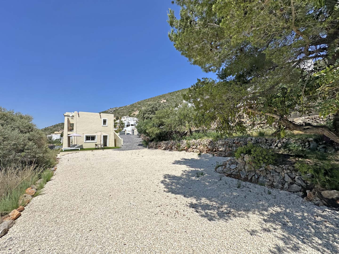 C4XY4536JAL Villa reformada en venta con vistas panorámicas al valle en Valle del Paraíso