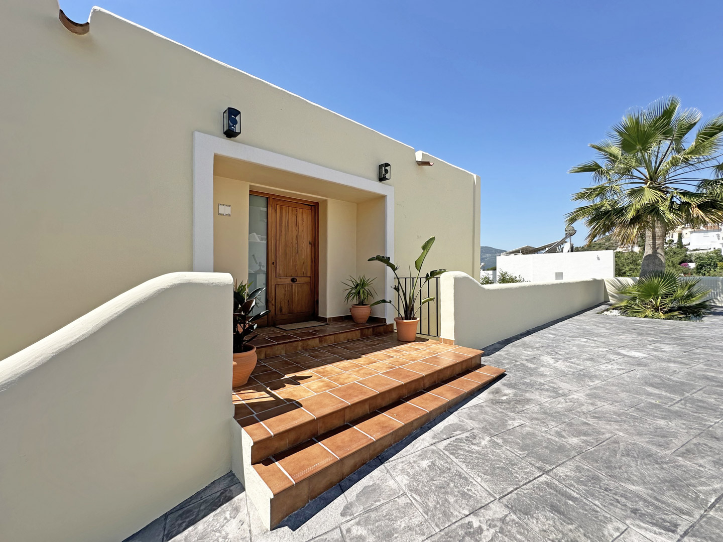 C4XY4536JAL Villa reformada en venta con vistas panorámicas al valle en Valle del Paraíso