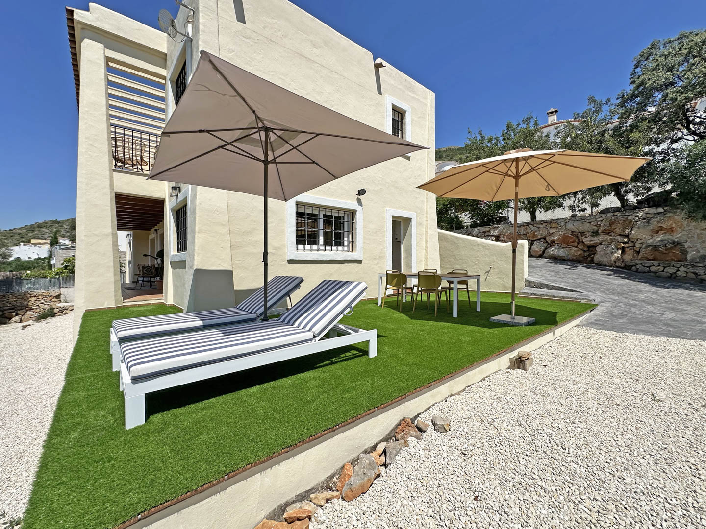 C4XY4536JAL Villa reformada en venta con vistas panorámicas al valle en Valle del Paraíso