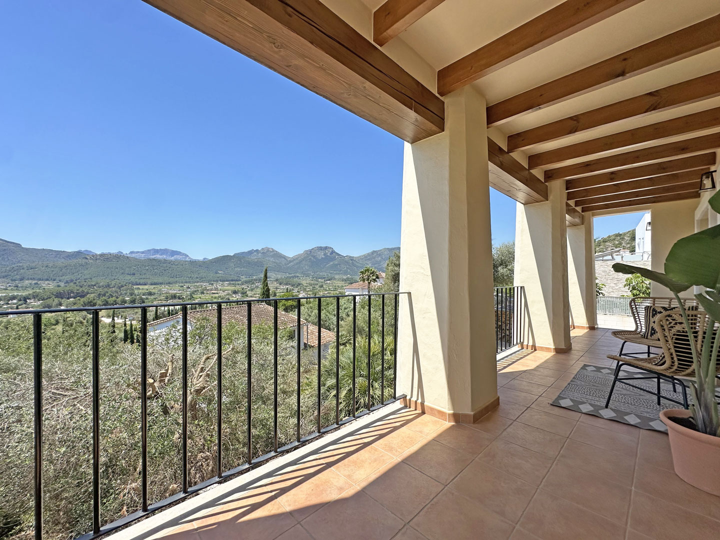 C4XY4536JAL Villa reformada en venta con vistas panorámicas al valle en Valle del Paraíso