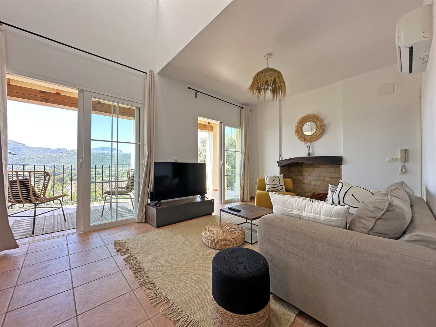 C4XY4536JAL Villa reformada en venta con vistas panorámicas al valle en Valle del Paraíso