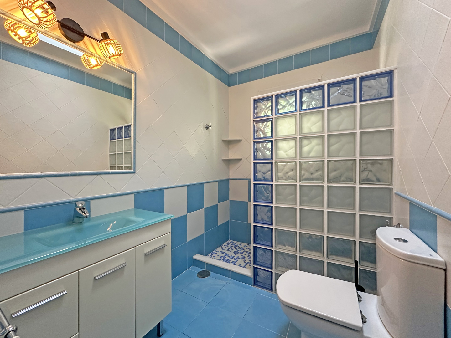 C4XY4536JAL Villa reformada en venta con vistas panorámicas al valle en Valle del Paraíso