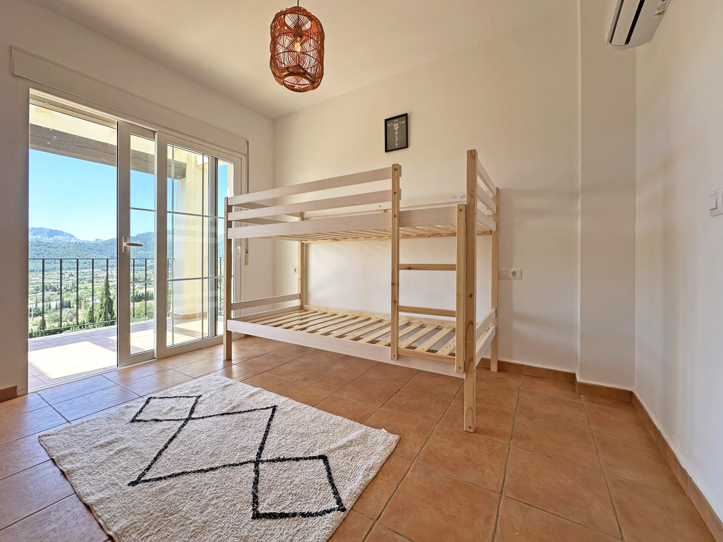 C4XY4536JAL Villa reformada en venta con vistas panorámicas al valle en Valle del Paraíso