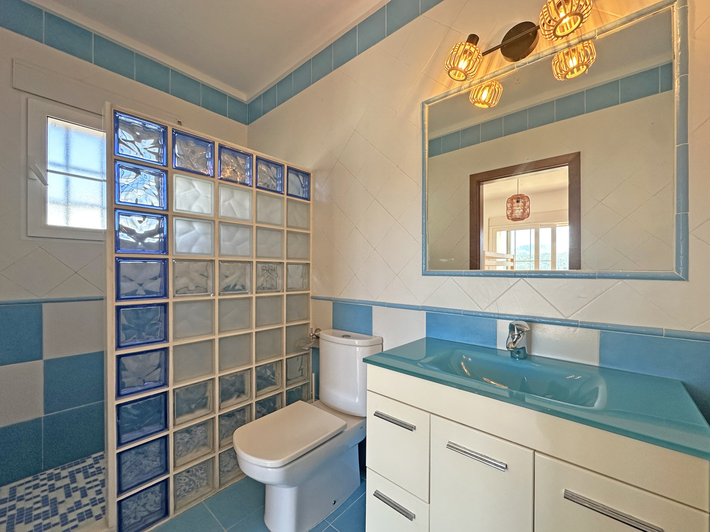 C4XY4536JAL Villa reformada en venta con vistas panorámicas al valle en Valle del Paraíso