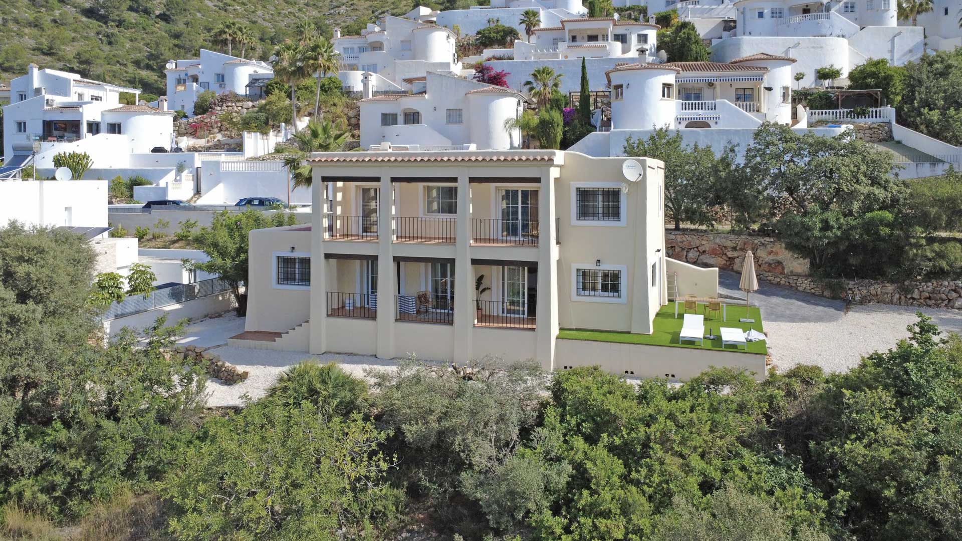 C4XY4536JAL Villa reformada en venta con vistas panorámicas al valle en Valle del Paraíso