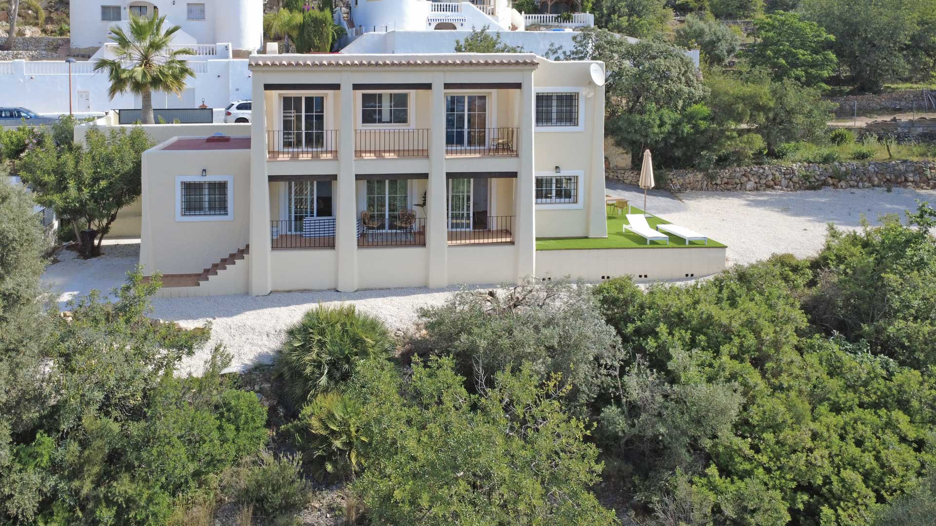 C4XY4536JAL Villa reformada en venta con vistas panorámicas al valle en Valle del Paraíso