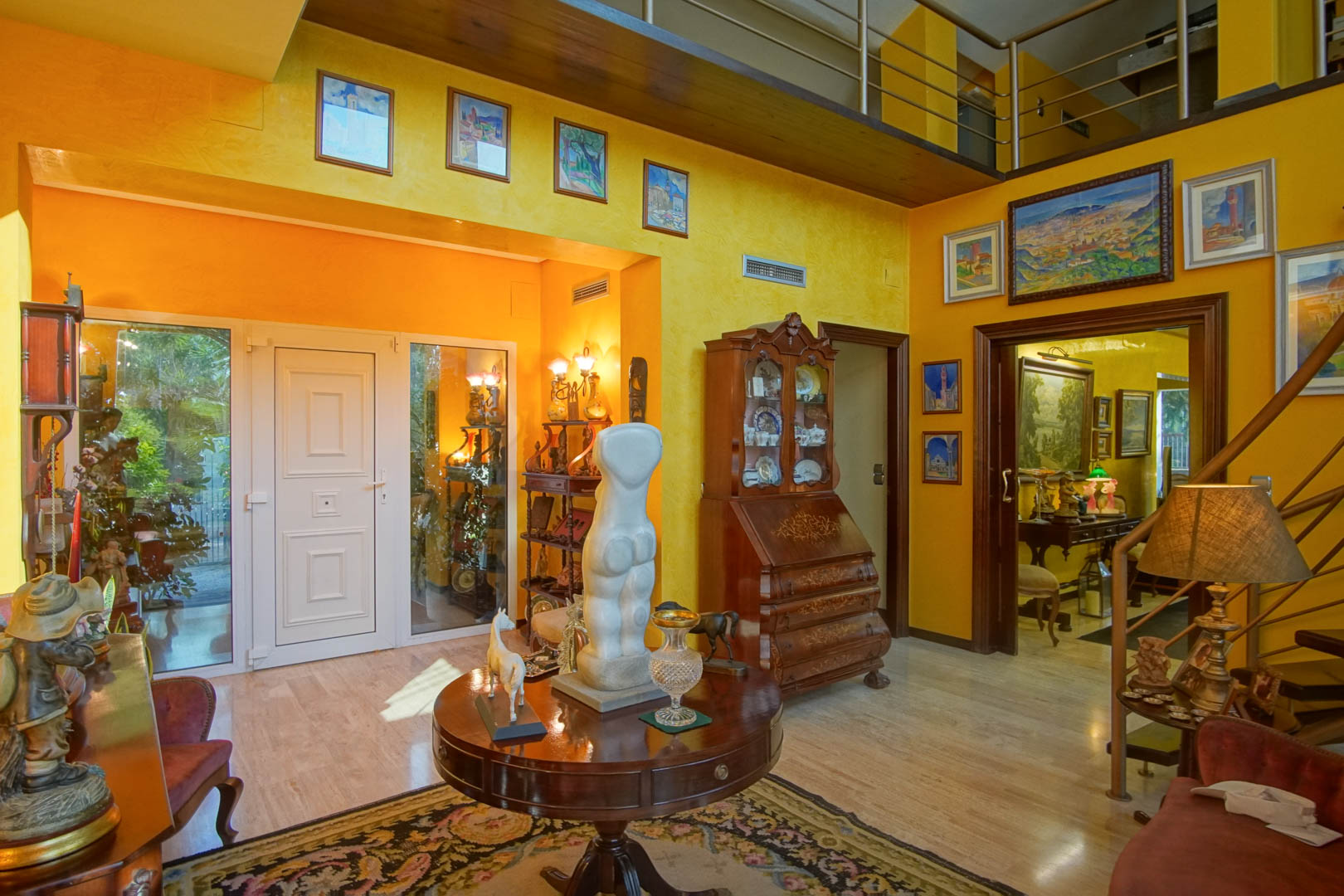 C3XY8287DEN - C3XY8287DEN Villa with pool for sale in Denia, with partial mountain and castle views.