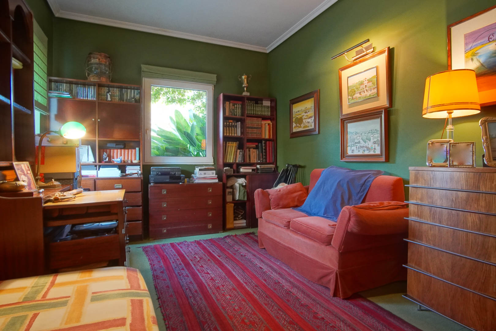 C3XY8287DEN - C3XY8287DEN Villa with pool for sale in Denia, with partial mountain and castle views.