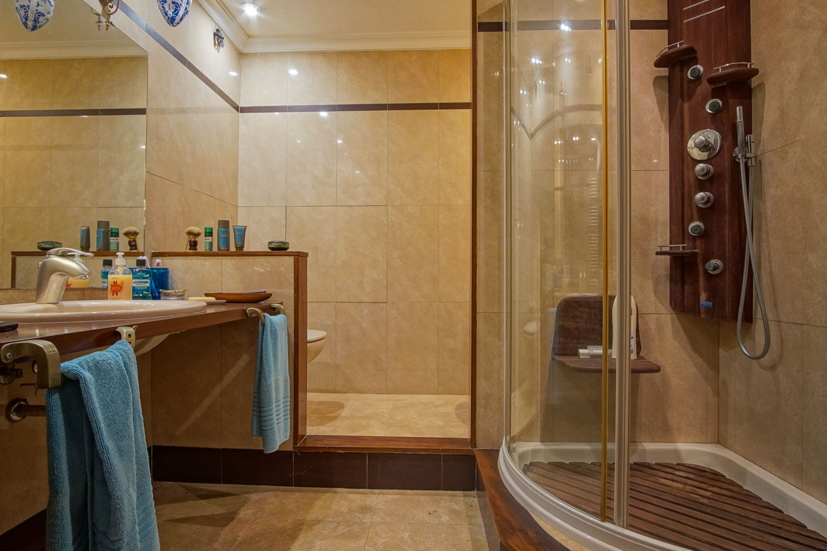 C3XY8287DEN - C3XY8287DEN Villa with pool for sale in Denia, with partial mountain and castle views.