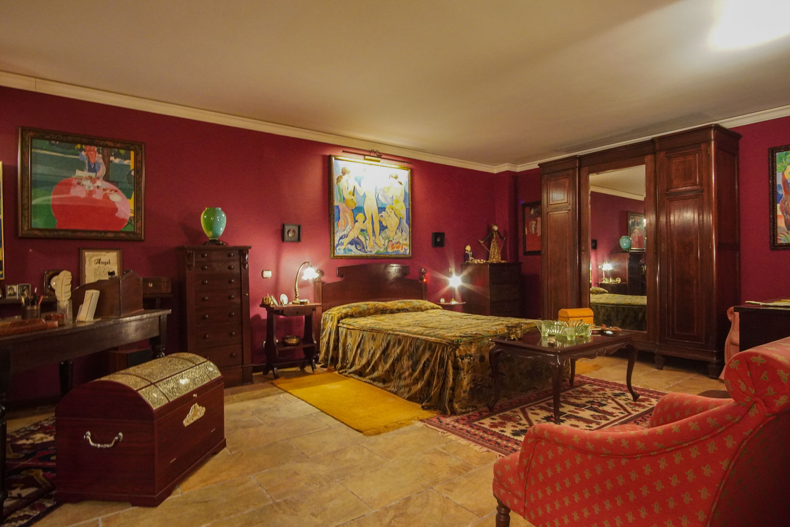 C3XY8287DEN - C3XY8287DEN Villa with pool for sale in Denia, with partial mountain and castle views.