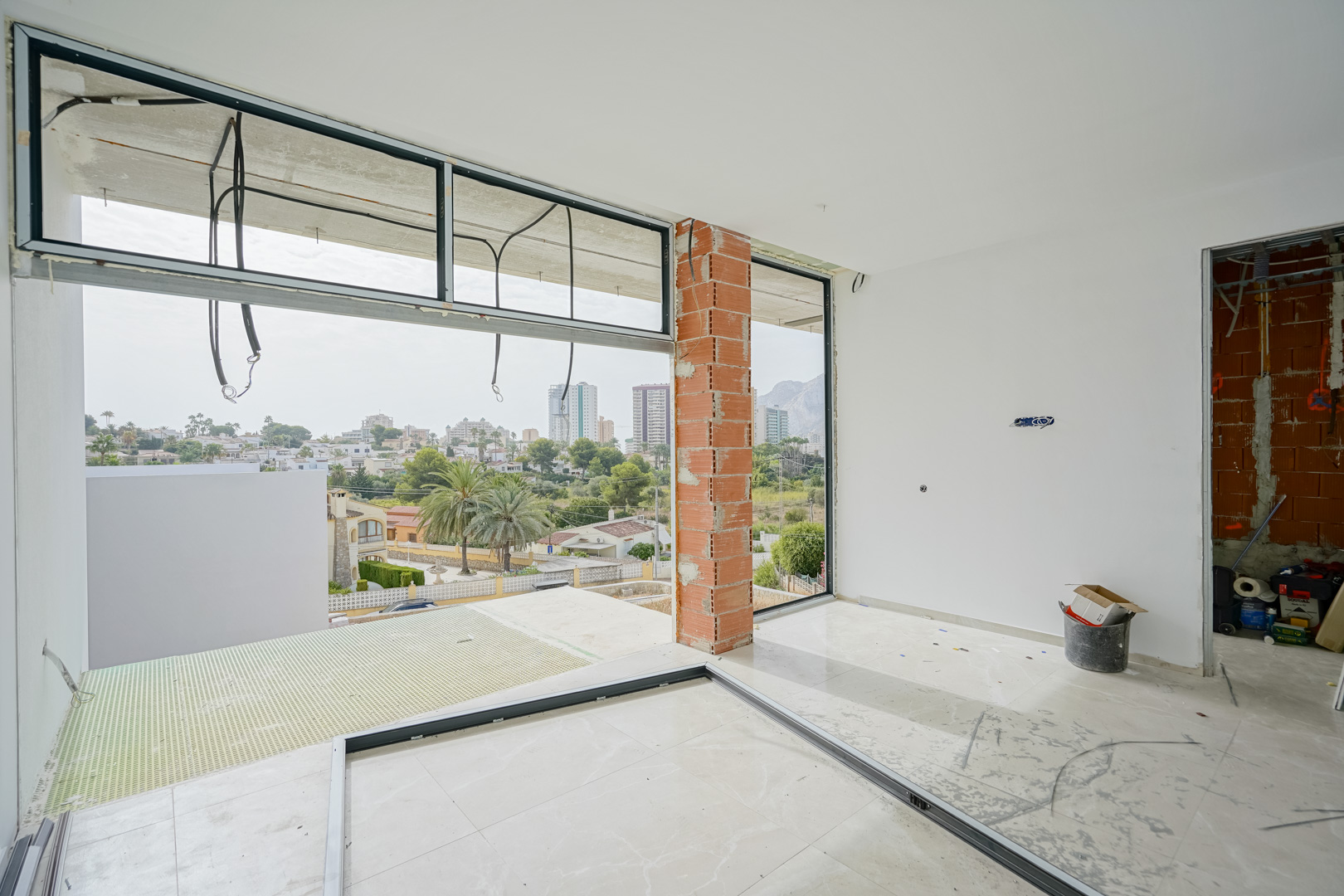 4569CAL - 4569CAL Villa moderne de nouvelle construction à distance de marche de la plage de Calpe