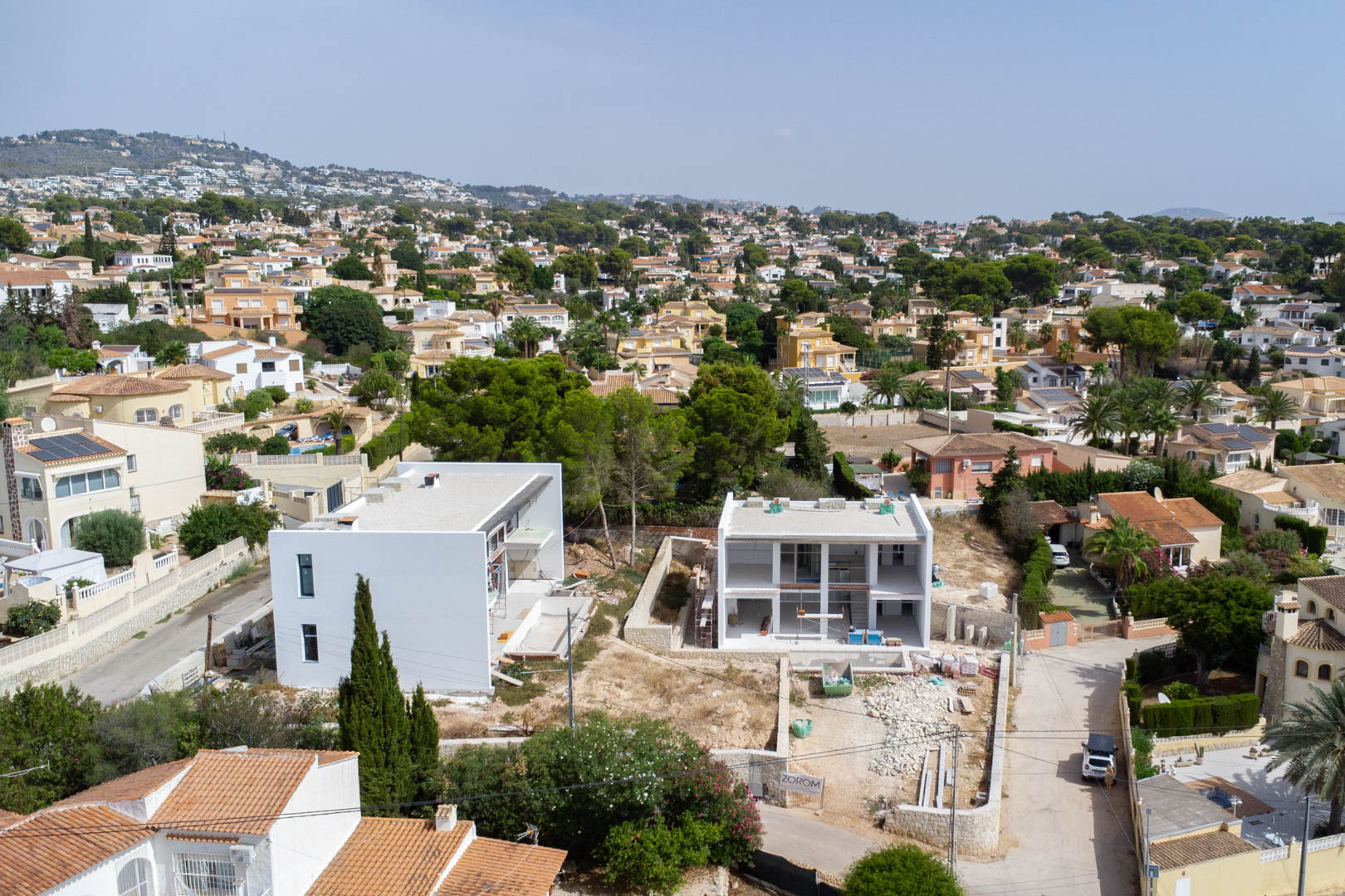 4570CAL Moderna villa de obra nueva a 500 m de la playa, en venta en Calpe