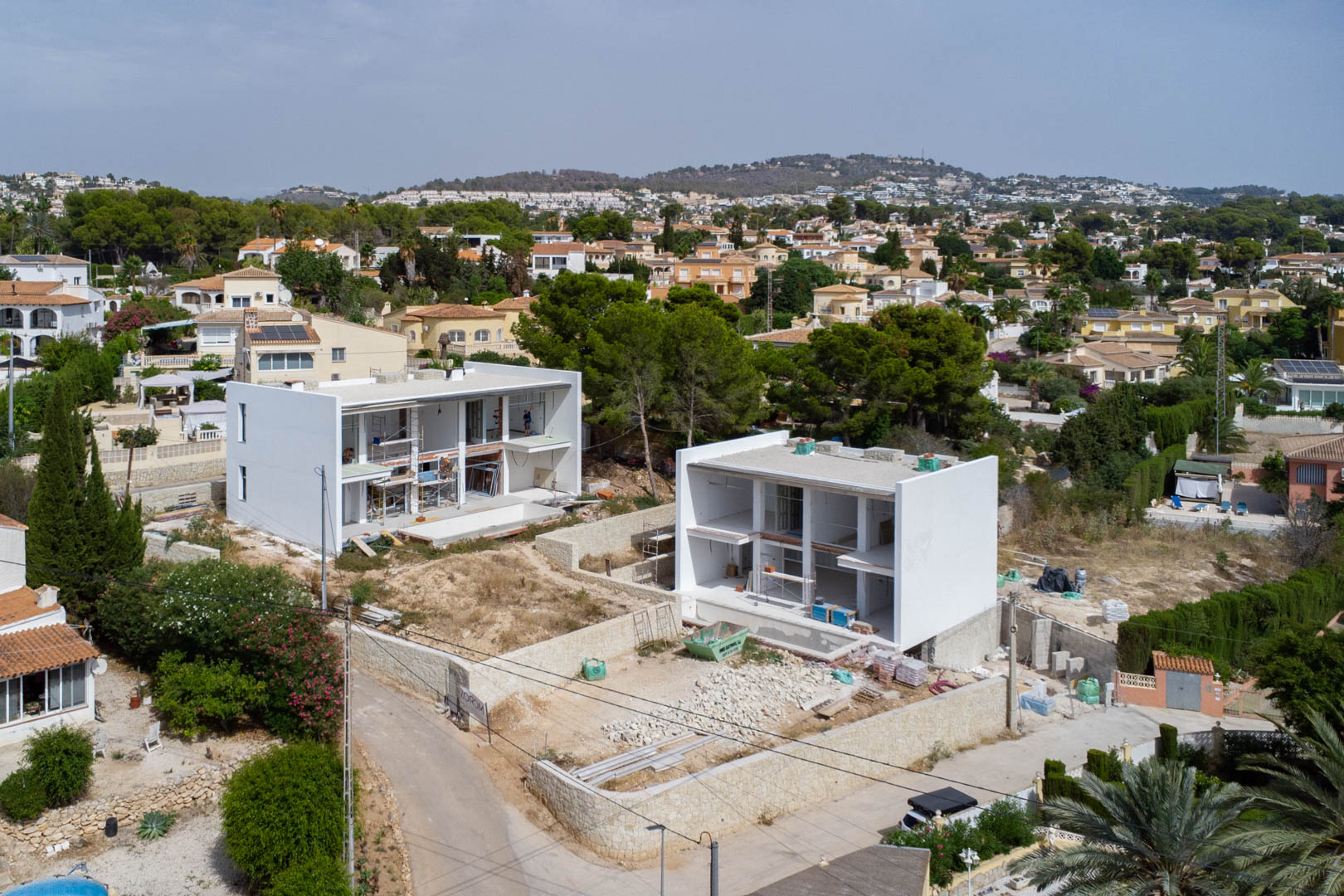 4570CAL Moderna villa de obra nueva a 500 m de la playa, en venta en Calpe