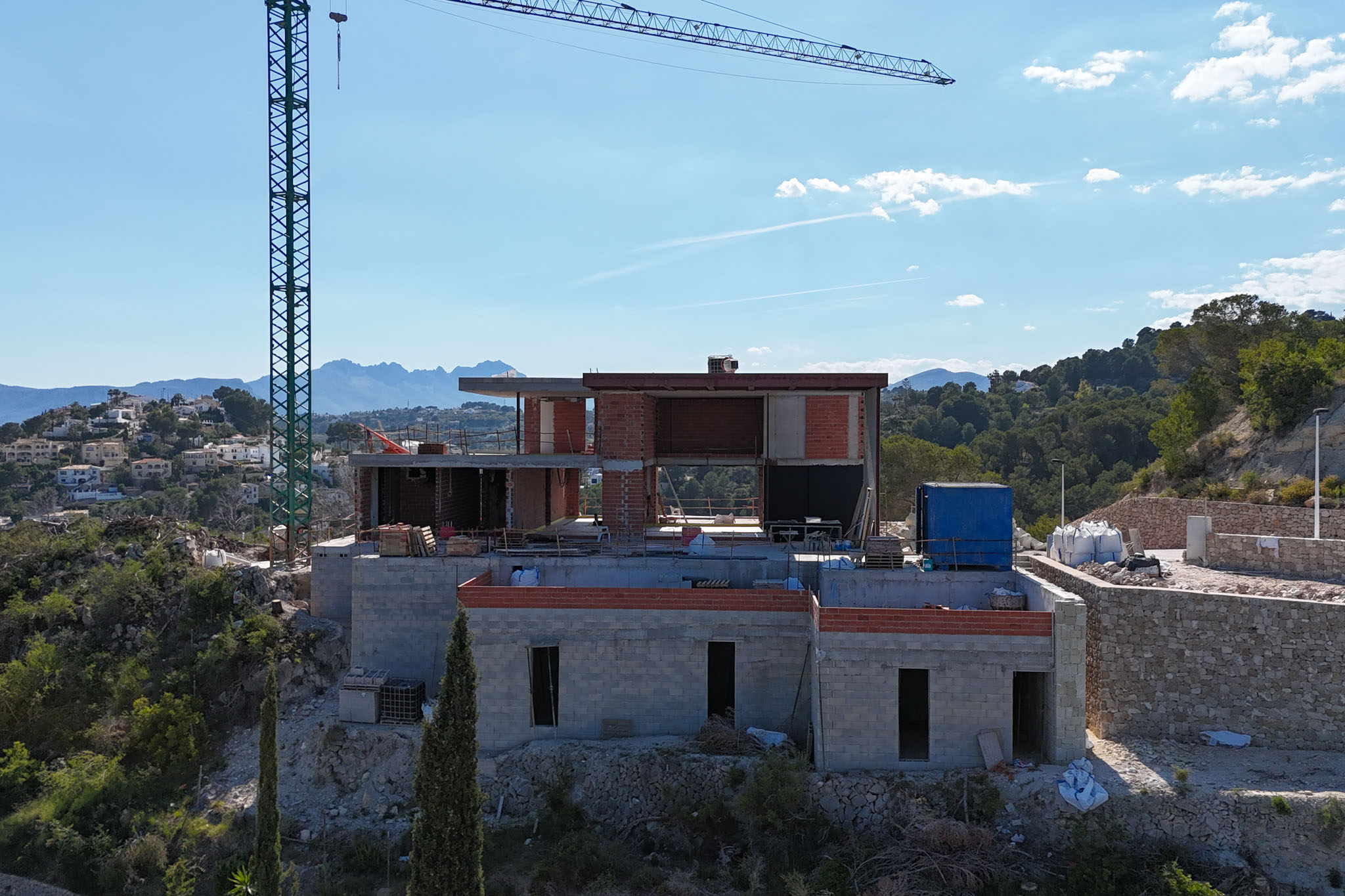 8300MOR Villa moderna en construcción con vistas panorámicas al mar a al venta en Moraira.