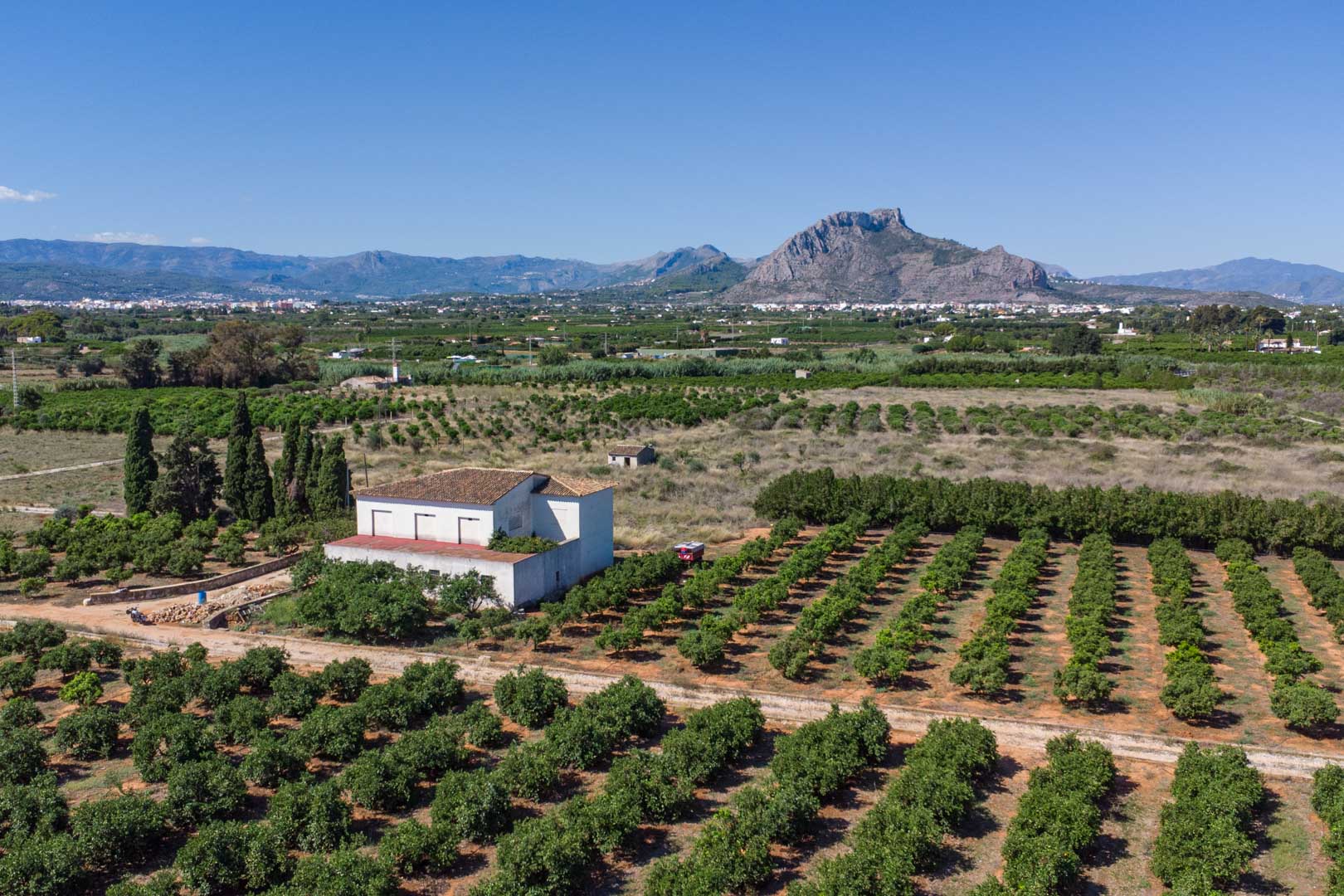 C3XY8296DEN Casa de campo para reformar con gran parcela a la venta en Denia.