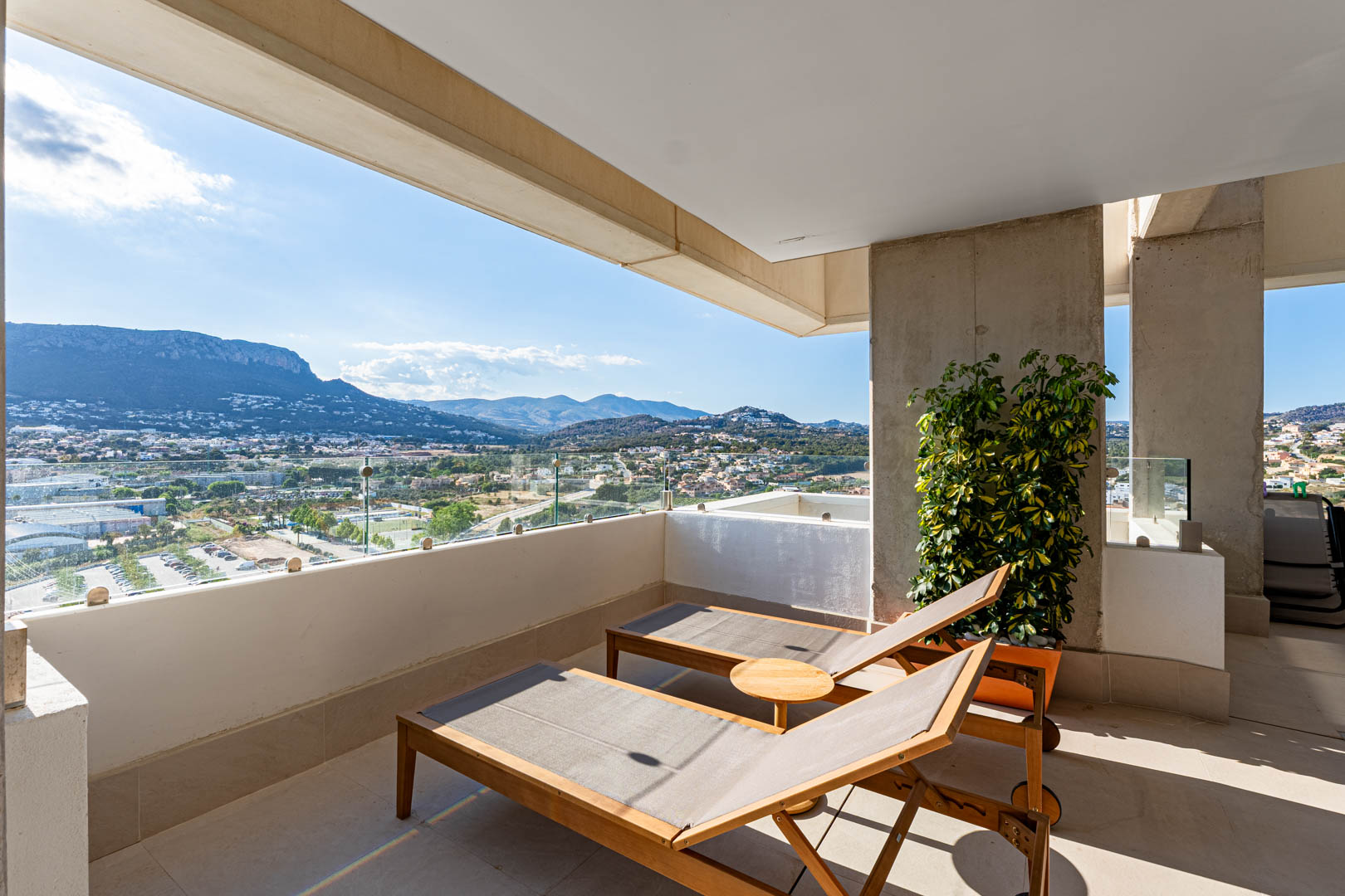 C4XY8301CAL Atico con vistas al mar a la venta en Calpe.