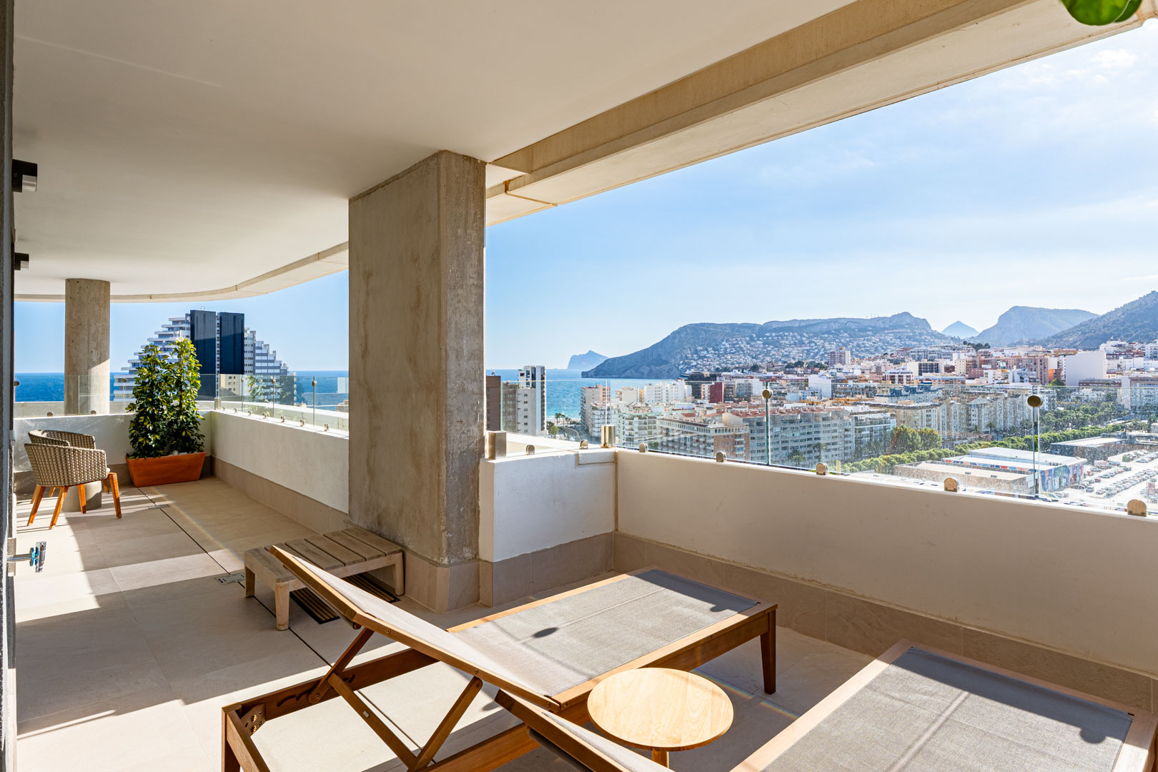 C4XY8301CAL Atico con vistas al mar a la venta en Calpe.