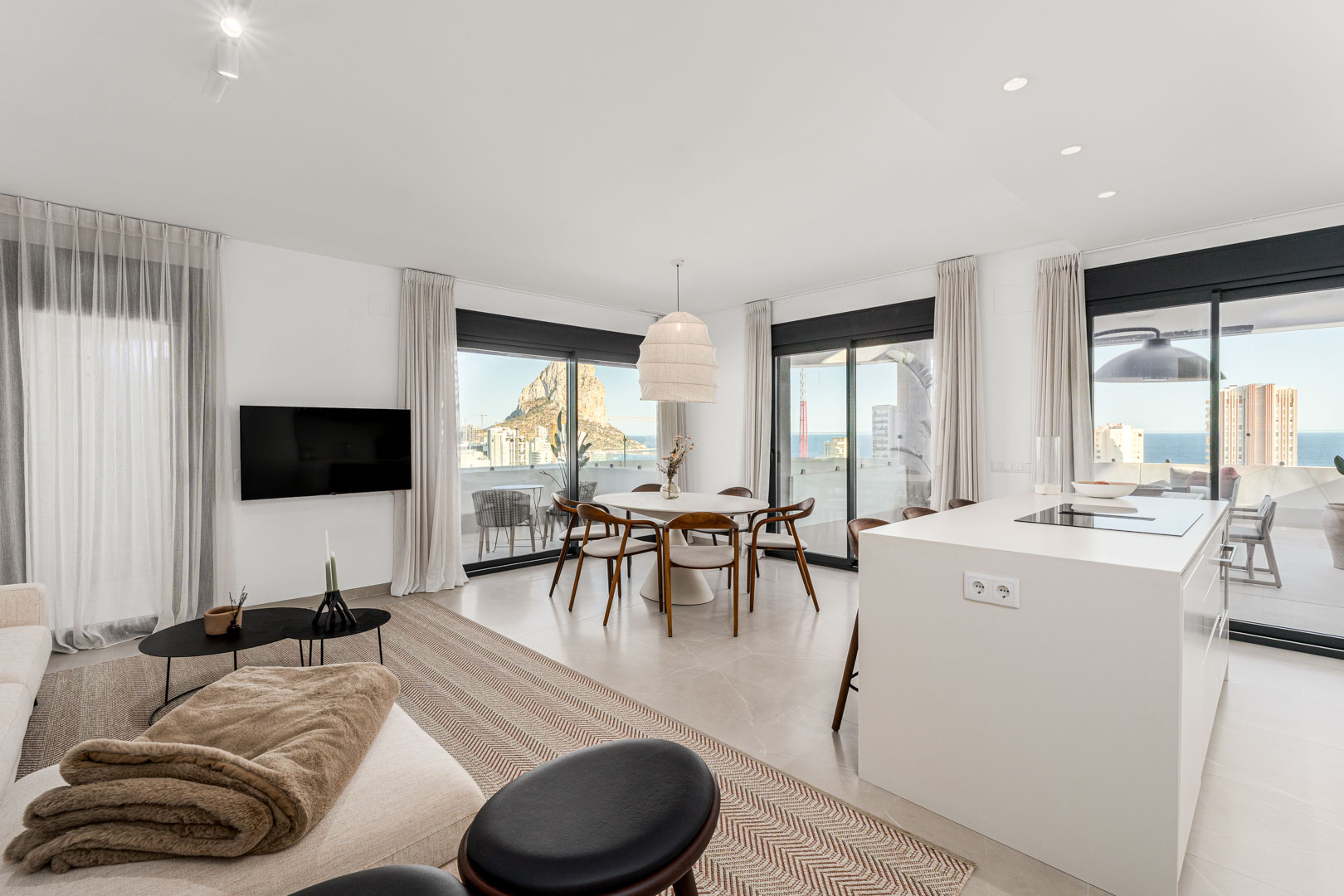 C4XY8301CAL Atico con vistas al mar a la venta en Calpe.