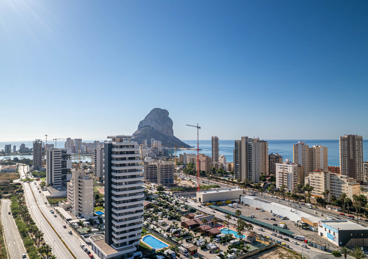 C4XY8301CAL Atico con vistas al mar a la venta en Calpe.