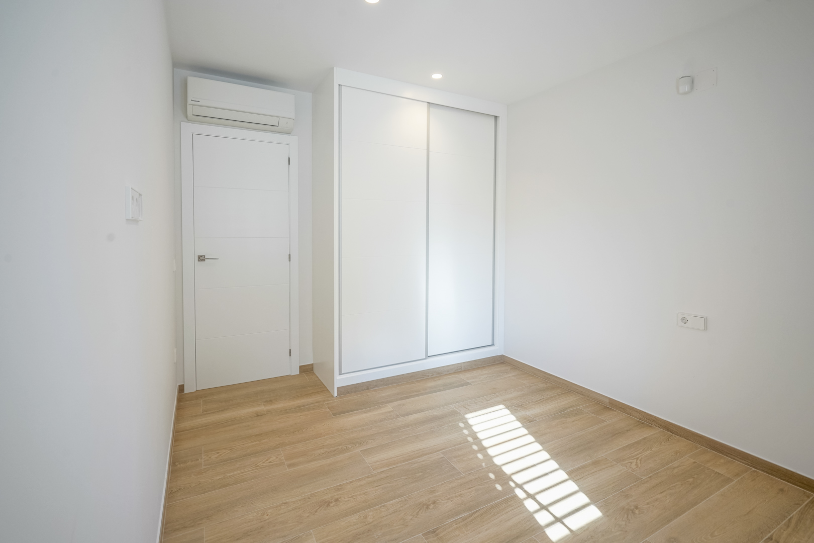 C4XY4581BEN - C4XY4581BEN Moderne Villa zum Verkauf in La Fustera Benissa