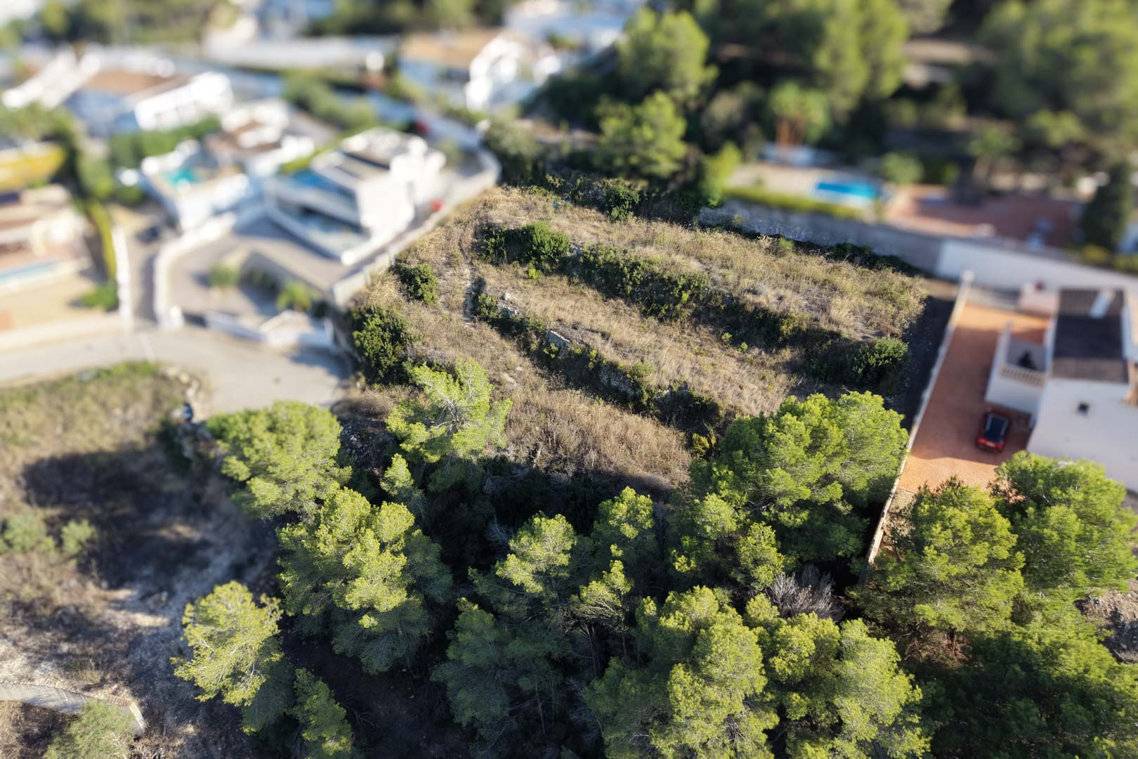 8304MOR Urban plot with open mountain views and partial glimpses of the sea, for sale in Moraira.